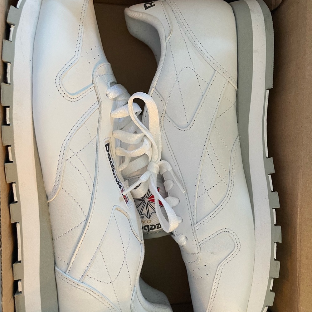 Reebok Men's White Leather Sneakers